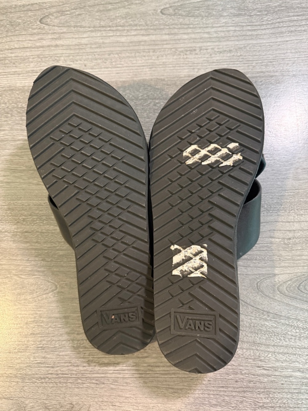 Vans Black Crisscross Logo Slide Sandals - Picture 2 of 3